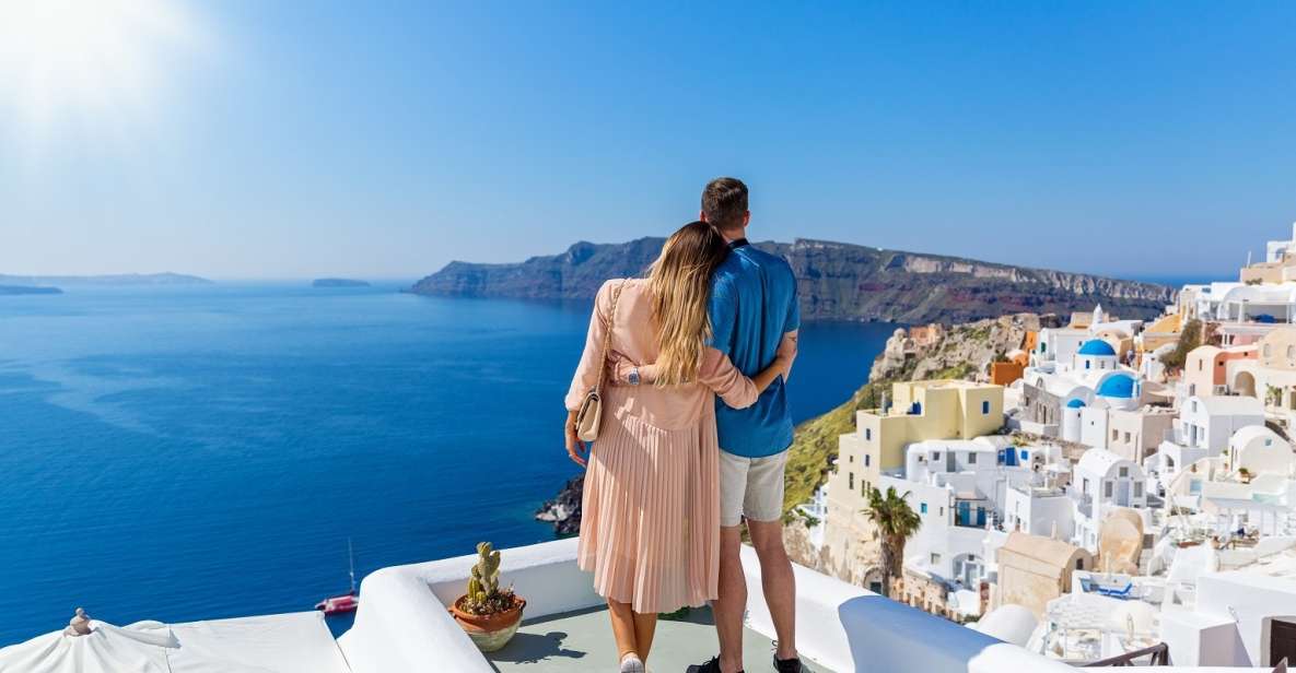 Fira: Traditional Villages Guided Day Trip with Oia Sunset - Perissa Beach break: lunch time plus a wind-and-waves reality check