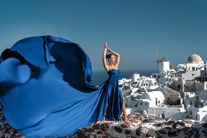 Flying Dress Photo © Photoshoot in Santorini: Express Package - What happens on the ground: assistant help and photographer direction