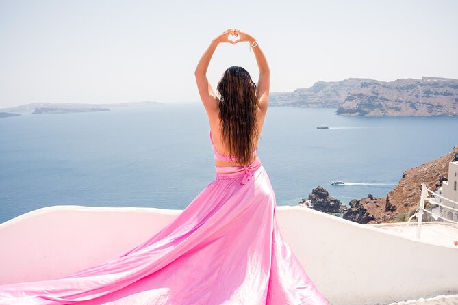 Flying Dress Santorini Photoshoot - Posing and variety: great direction, but not always consistent results