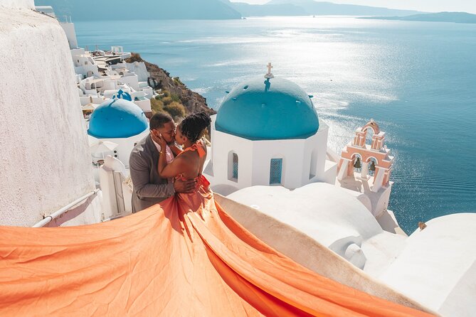 Flying Dress Santorini Photoshoot - Photo editing and delivery: 50 images, within 7 days (often)