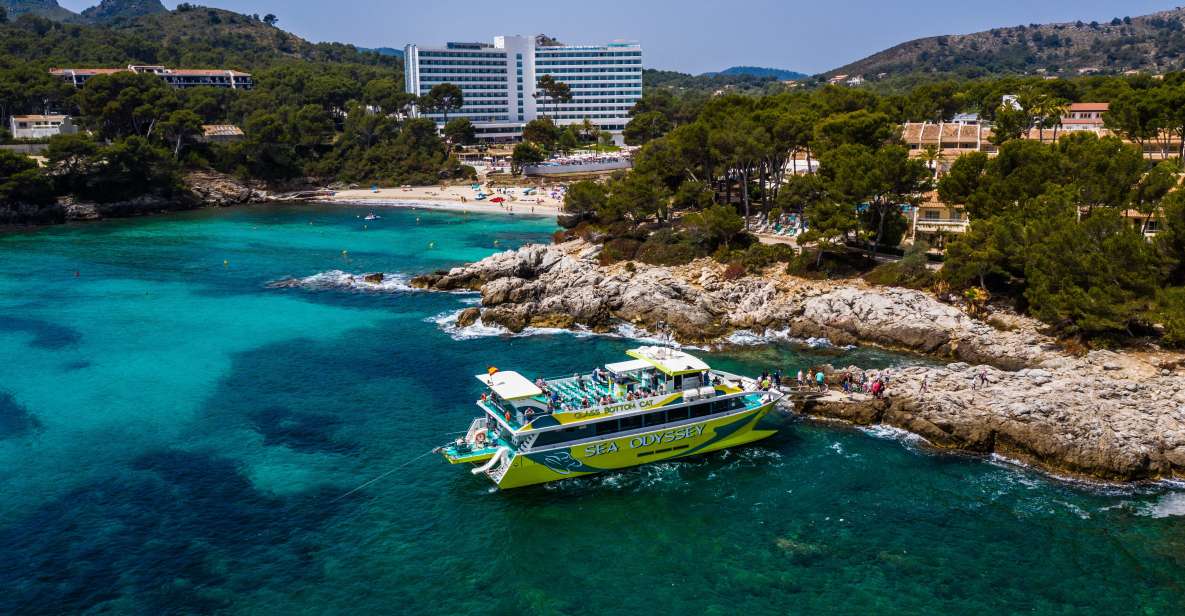 Font de Sa Cala: East Coast Glass-Bottomed Catamaran Tour - The glass-bottom boat reality check: best conditions, best positioning