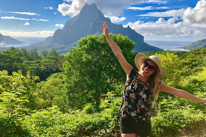 Franckyfranck Tours Moorea - Half day Tours - Stop 2: Belvedere lookout above the Rotui Mountain divide