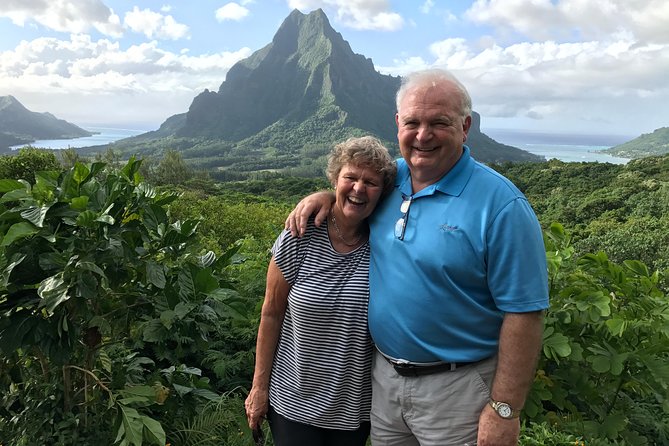 Franckyfranck tours Moorea - Tours privés // Private half day tours - Magic Mountain Overlook: 360° views and included admission