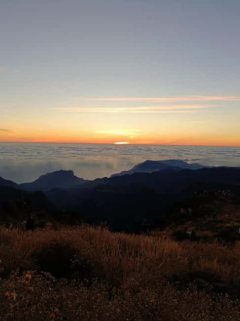 From 0 to 1818 meters to Pico do Arieiro Sunrise - Pico do Arieiro viewing time: how to use your 1.5 hours