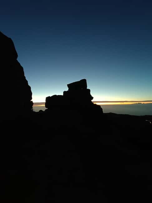 From 0 to 1818 meters to Pico do Arieiro Sunrise - What to bring: the cold part catches people off guard