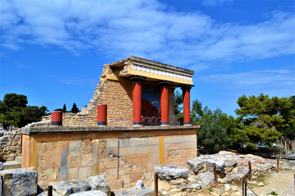 From Chania: Full-Day Heraklion Highlights Guided Tour - From Chania to Knossos: a long ride with real storytelling
