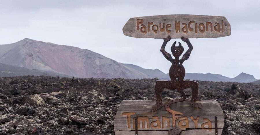 From Fuerteventura: Lanzarote Volcano and Wine Region Tour - Express ferry comfort: getting from Fuerteventura to Lanzarote without stress
