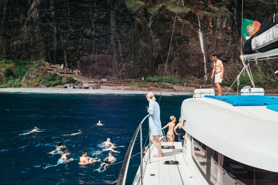From Funchal: Cabo Girao Sunset Cruise on Luxury Catamaran - Booking and meeting: finding Atlantic Pearl fast at Marina Nova do Funchal