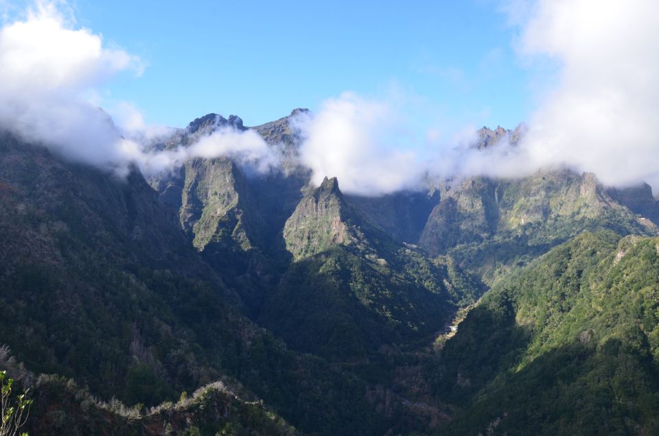 From Funchal: East Tour Madeira 4x4 Jipe Tour Santana Houses - Faial photo stop: short, useful, and good for pacing
