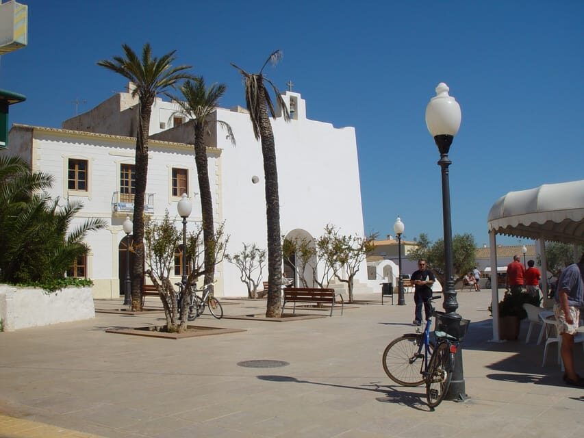 From Ibiza: Ferry and Guided Bus Excursion in Formentera - Price and logistics: when the day can stretch past 9 hours