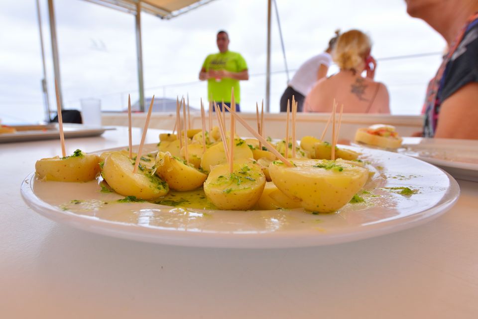 From Lanzarote: Sailing Day Trip Around La Graciosa - Lunch onboard plus unlimited drinks: the part you’ll actually remember