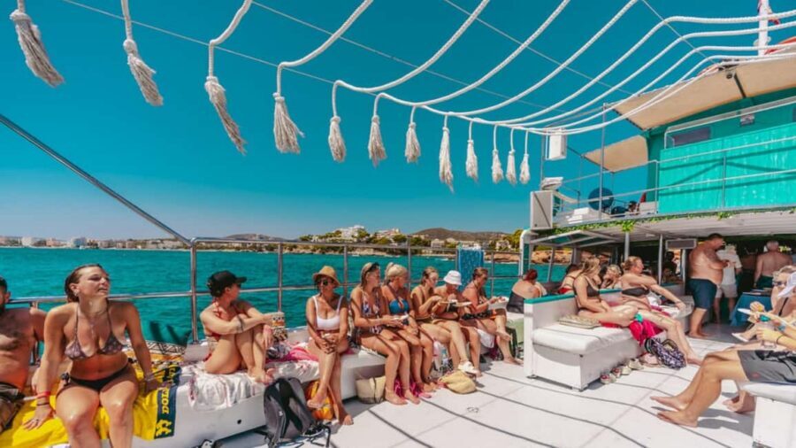From Magaluf: Palma Bay Sightseeing Cruise with Live Music - Illetas and Punta Negra viewpoint time on the Bay of Palma