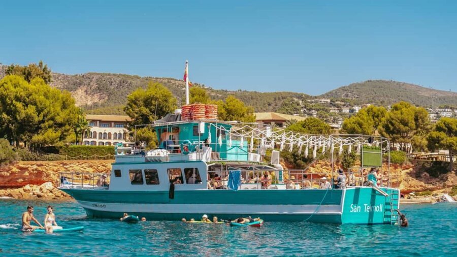 From Magaluf: Palma Bay Sightseeing Cruise with Live Music - Saxophone-guided sightseeing: Palma Cathedral, Port of Palma, and Marivent