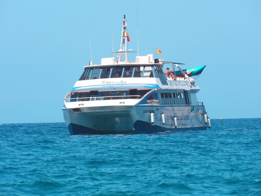 From Puerto Rico: Boat trip along the coast w/ Food & Drinks - Who This Boat Trip Fits Best (And Who Might Want Something Else)