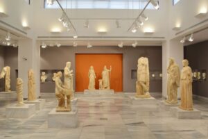 From Rethymno: Knossos Palace and Heraklion Guided Tour - Knossos Palace in English: the Minotaur story meets real architecture