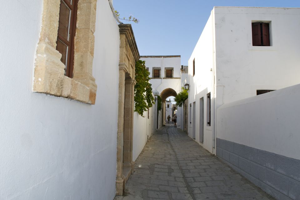 From Rhodes: Lindos Village and Acropolis Guided Tour - The Acropolis of Lindos: what the 250 steps really give you