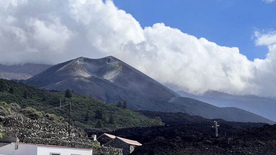 From Tenerife: Day Trip to La Palma Volcanic Landscapes - Guides and driving: what you’ll want to look for on the day