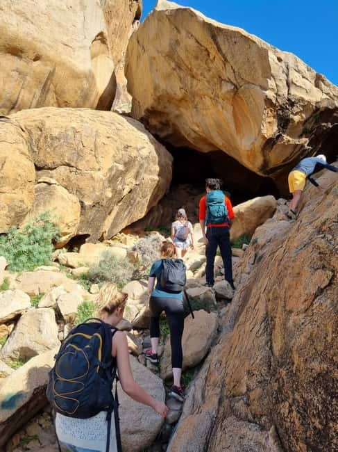 Fuerteventura: Ajuy Caves & hike to secret Las Penitas Arco - The Arco Climb: Reaching El Arco, the Secret Window Moment