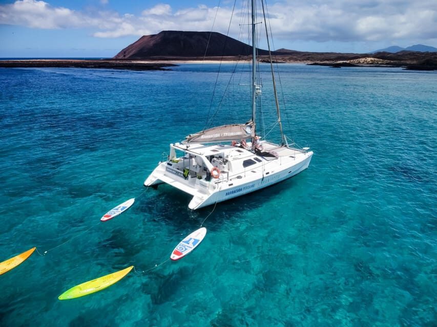 Fuerteventura : Catamaran excursion to Lobos Island - Corralejo to Lobos: that one-hour sail you’ll remember