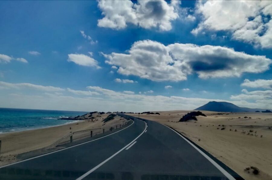 Fuerteventura: Corralejo Sand Dunes Guided Shore Excursion - Getting there from Puerto del Rosario: the air-conditioned ride and live facts