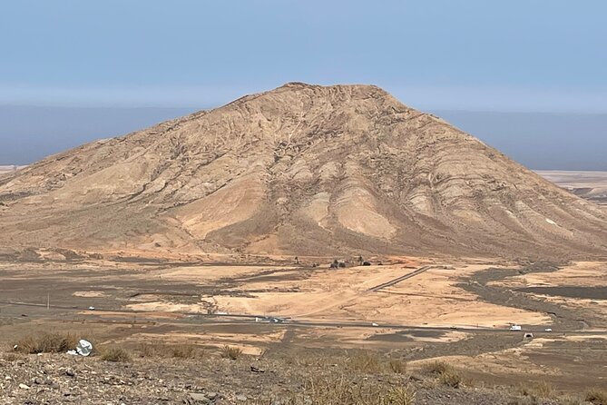 Fuerteventura: DISCOVER FUERTEVENTURA TOUR 7 hours max 8 people - Ajuy black sand and cave views: volcanic drama without a long hike