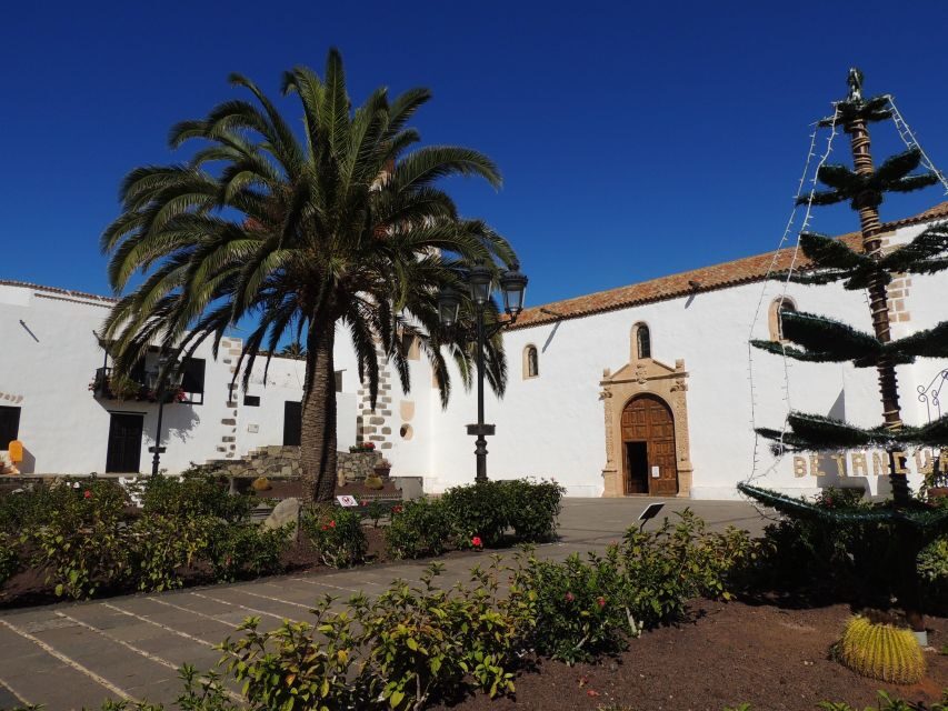 Fuerteventura: Island Highlights Guided VIP Sightseeing Tour - Betancuria, Fuerteventura’s old capital: 45 minutes that can feel like a postcard