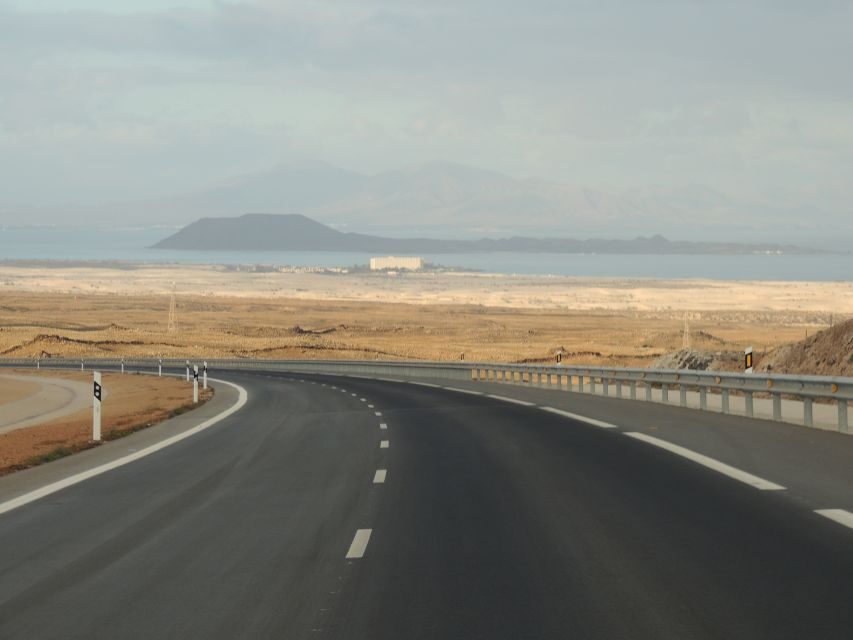 Fuerteventura: Island Highlights Guided VIP Sightseeing Tour - Sotavento de Jandía surf beach: 10 minutes of big-coast drama