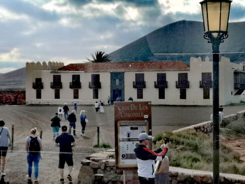 Fuerteventura: North of Fuerteventura for Cruise Passengers - Pickup, Police Control, and the Petrol Station Meeting Point