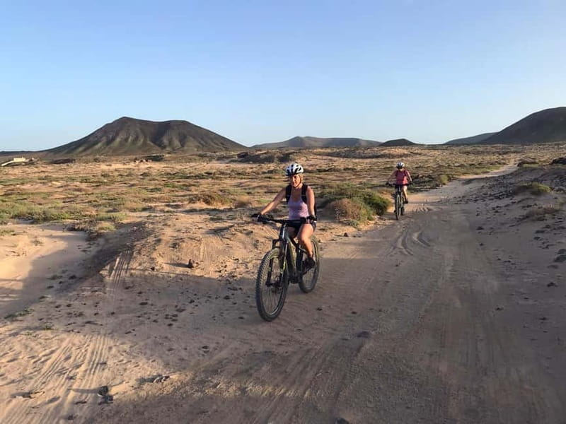 Fuerteventura North: PREMIUM E-bike guided tour - The Corralejo ride into volcanic country: views plus manageable effort