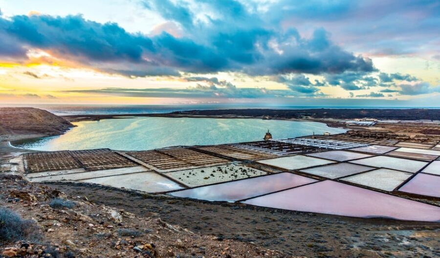 Fuerteventura: Round-Trip or 1-Way Ferry Ticket to Lanzarote - Choosing your ferry times: departures that fit a full day
