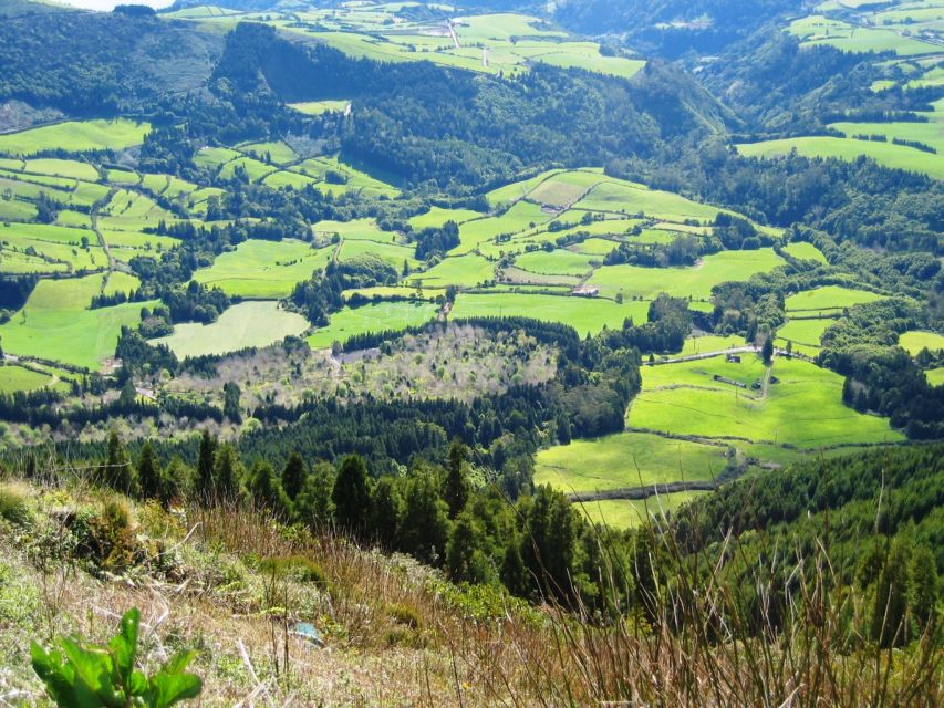 Full-Day Furnas Azores 4x4 Tour from Ponta Delgada - Vila Franca do Campo: Islet Views on the Return