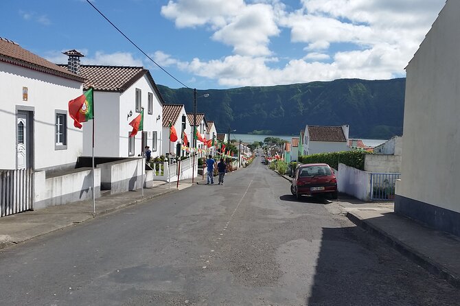 Full-Day Sete Cidades Crater Lake and Fire Crater Lake Private Tour - Getting picked up in Ponta Delgada (and why that saves time)