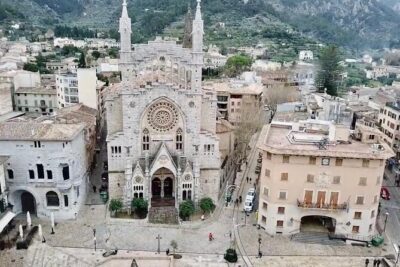 Full Day Tour to the Island of Mallorca - The Wooden Electric Train to Sóller: Classic Mallorca in Motion