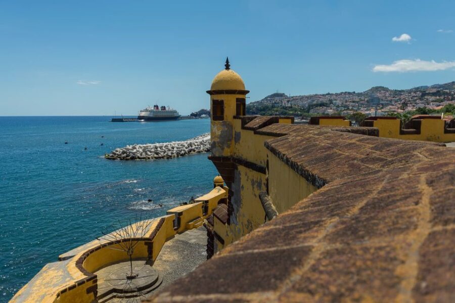 Funchal: City Highlights Tuk-Tuk Tour - End at Barreirinha’s bar: finish where the old streets feel right