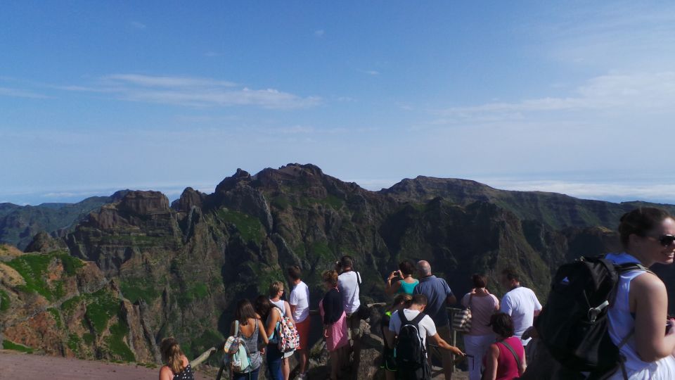 Funchal: Pico Arieiro, Cristo Rei and Dolphins Watching - Pico do Arieiro at 1,818 meters: where the views do the talking