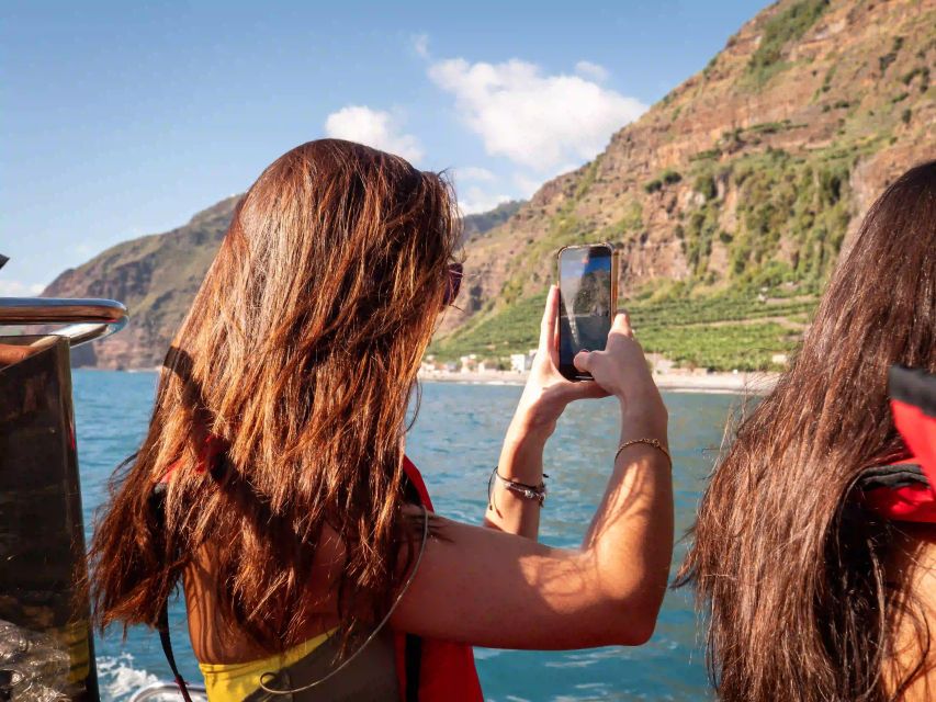 Funchal: Speedboat SEE THE ISLAND AND LIFE AT SEA - Speedboat thrills from Marina do Funchal