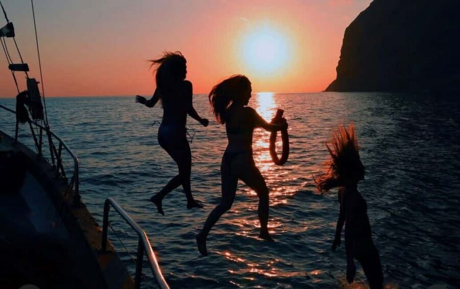 Funchal: Sunset Tour on Traditional Madeiran Boat w/ Drinks - Sailing toward Cabo Girão: the protected cliffs you came for