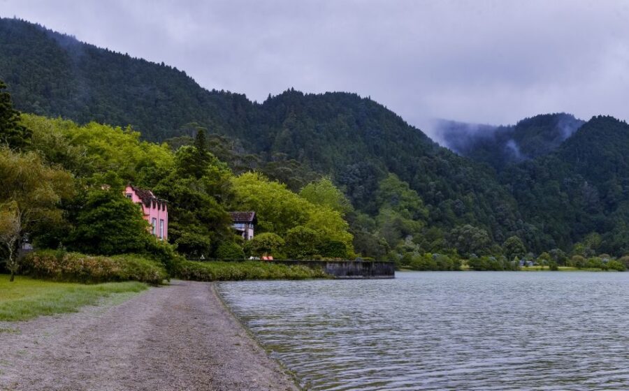 Furnas: Tea Plantations, Lake and Volcano Guided Tour - Vila Franca do Campo Islet: The Quick Stop With Big Payoff