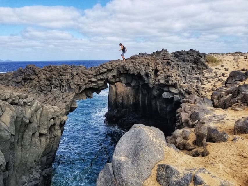 Graciosa Island: Jeep Safari Playa De las Conchas - Inside the Jeeps: Small Groups, Real Driving, Photo-Friendly Stops