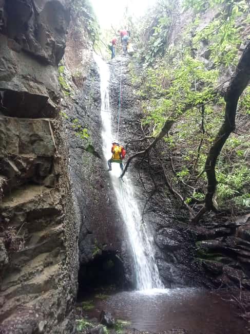 Gran Canaria: Canyoning Adventure in the Green Heart Jungle - The 4-hour flow: hike in, rock pools, waterfalls, abseils, then snacks