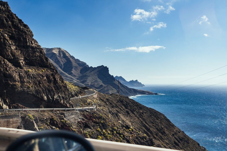 Gran Canaria: Grand Island Tour by Bus with Transfers - Montañas Azules: Volcanic Color Tones That Hit Fast