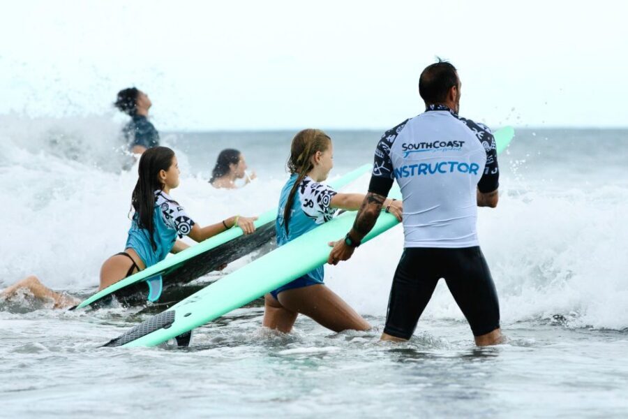 Gran Canaria Maspalomas: Surf lessons all levels - Meeting Point Clarity: SouthCoast Surfschool Flags