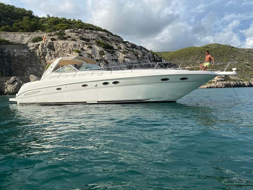 Gran Canaria: Shared yacht excursion with beverages, lunch and snorkeling - The open bar and snacks: what’s included, what’s not