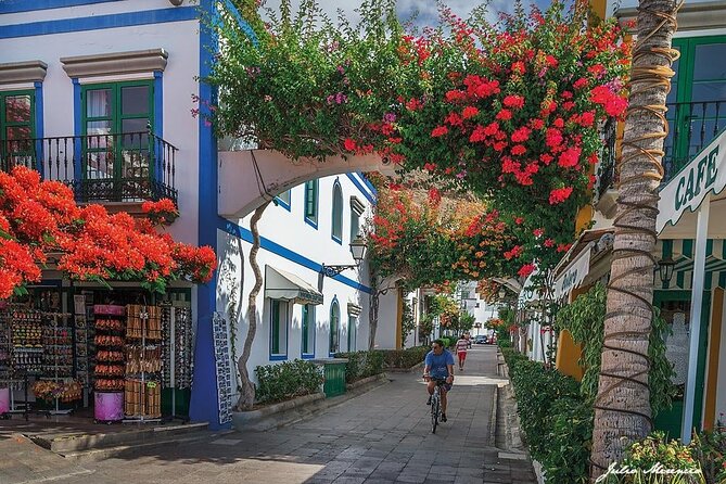 Gran canaria shopping day in Puerto Mogan - Group size and comfort: small enough to move, big enough to run