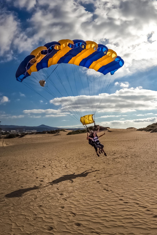 Gran Canaria : Skydiving over Maspalomas Dunes - What to Bring and Wear (So You Don’t Feel Frustrated)