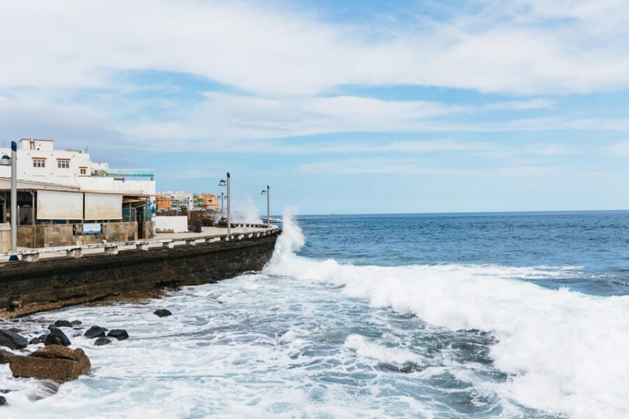 Gran Canaria: The Red Canyon Tour with Local Food Tasting - Hotel pickup to red canyon: the day’s pacing