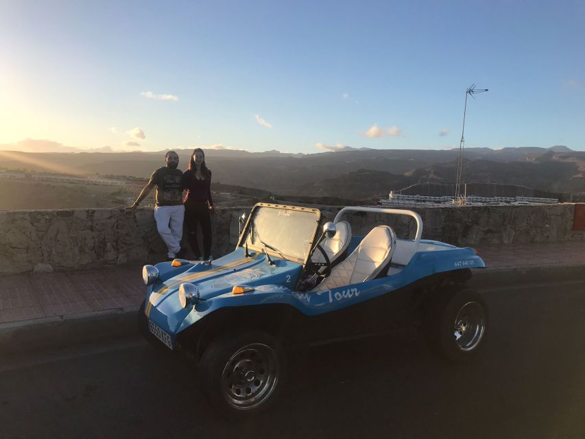 Gran Canary: 70's VW Buggy Tour - Meeting point at Sunset Beach Meloneras: getting set up fast