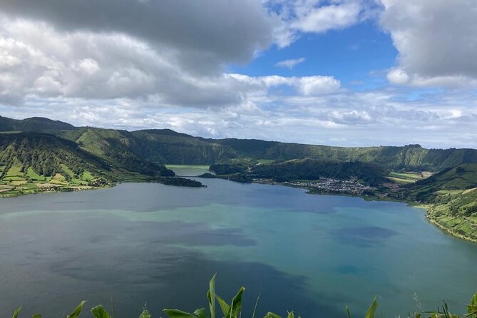 Half-Day 4x4 Tour to Lagoa das Sete Cidades - Stop 5: Village Center WC Break and a Reset
