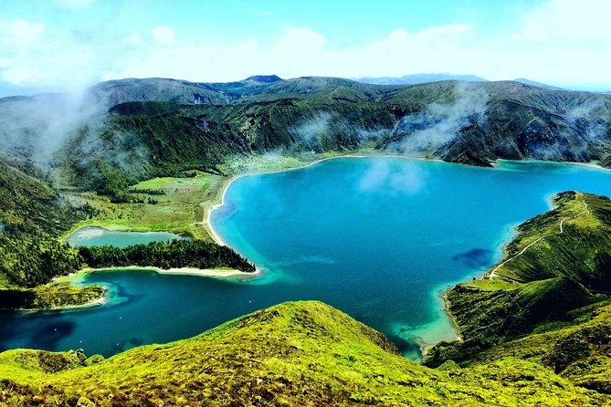 Half day Lagoa do Fogo - The guide experience: licensed, friendly, and focused on the best angles