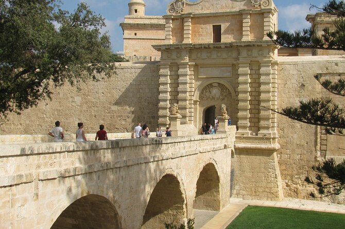 Half Day Private Tour around the Island in Malta - Mdina on the hill: medieval streets without the map stress